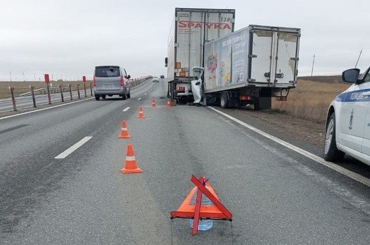    Водитель «Газели» погиб на Ставрополье, въехав в грузовик на обочине