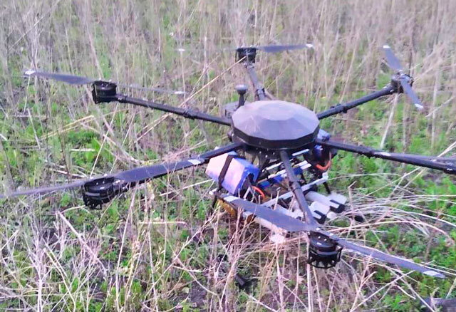 Особо крупный коптер «Вампир». Сбросы, сделанные из гранат от РПГ-7 (фото из открытых источников)