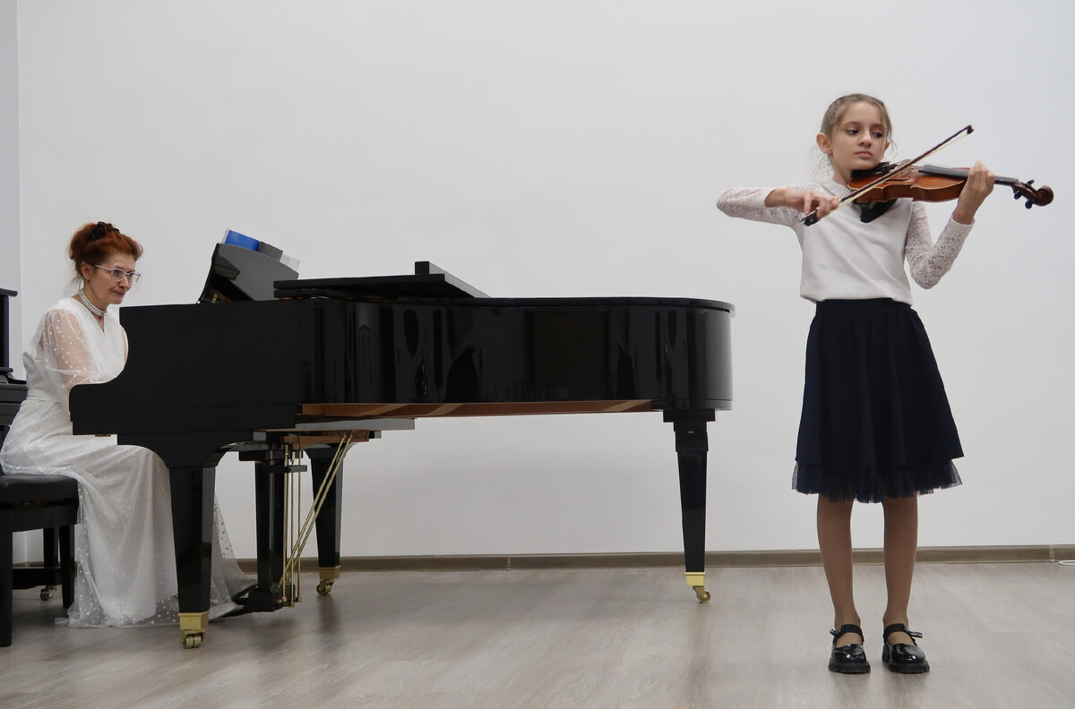 Рингтон на звонок 2022. Телефон с песенками. Музыка рингтон русский. Рингтоны русские 24. Рингтон я русский.