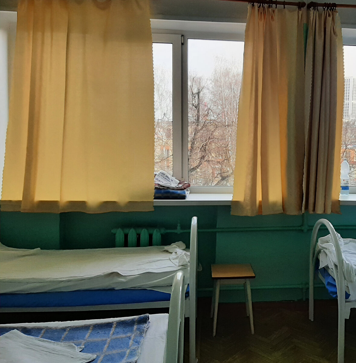 6-ти местная палата, где оказалась по скорой. Почти и не фотографировала там, не до того было... Фото аатора