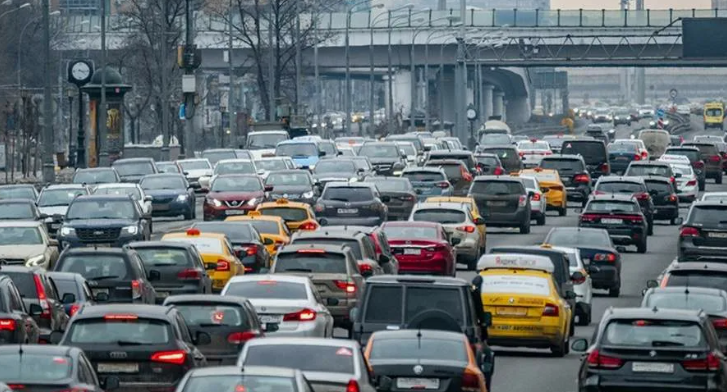 Причины затора. Почему была пробка. Пробки м5 тольятти жигулевск. Автомобильная пробка. Автомобильное движение.