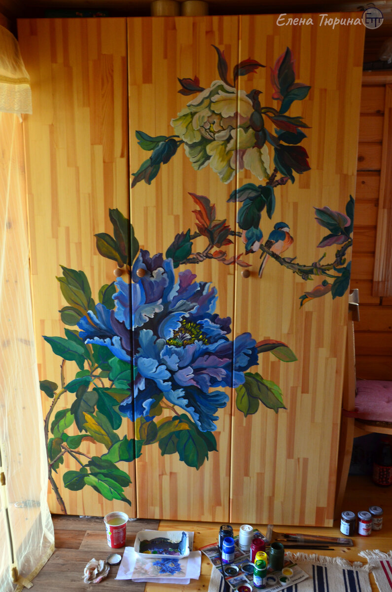 Авторская роспись шкафа в японском стиле. Художник Елена Тюрина. Фото из личного архива.