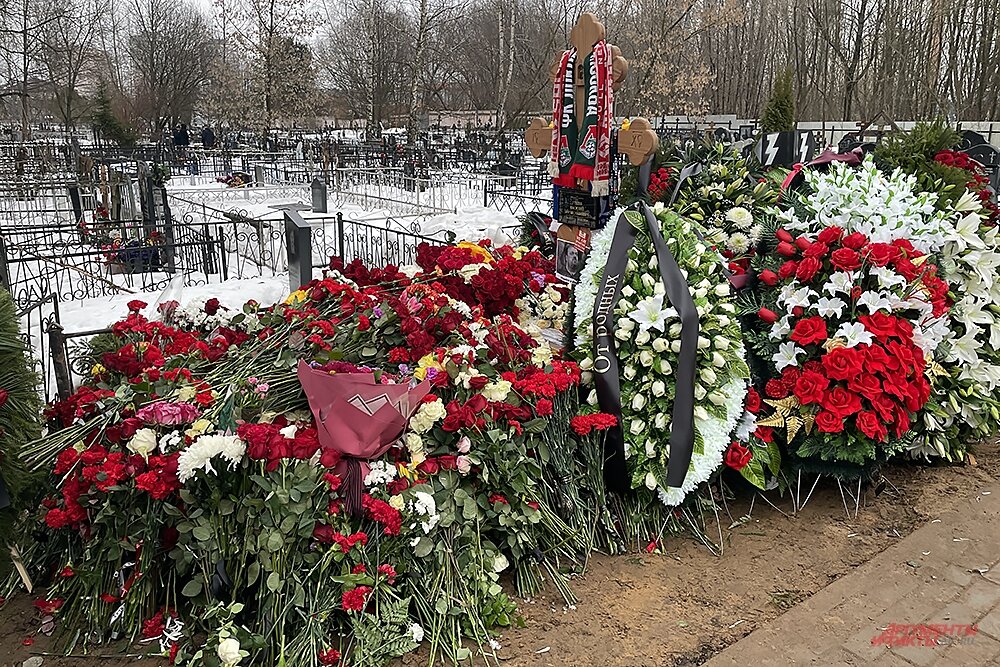    Могила Василия Уткина. Фото:  АиФ/ Виктор Семенов