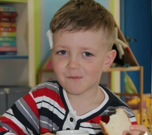 Если вас бросил любимый человек. Парень бросил отряд героя ради. Бросили мем. Парень бросил отряд героя ради. Парень бросил отряд героя ради.