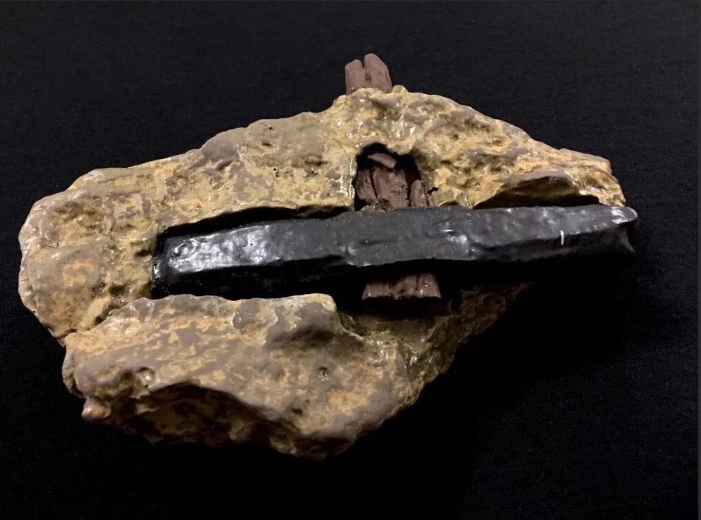 К сожалению, фото сверла нет в доступе. Но зато есть вот такой "неуместный" артефакт!
Источник фото: https://mtdata.ru/u1/photo2938/20745652575-0/original.jpg