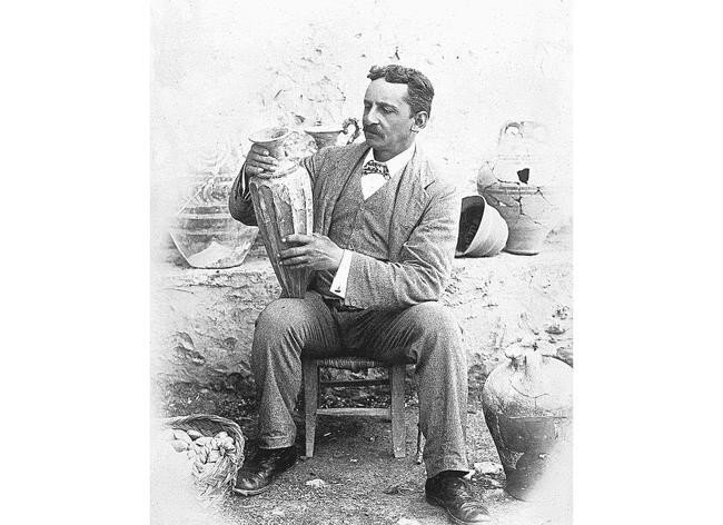 	                                                        Артур Джон Эванс