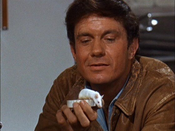 Иллюстрация: Два гения. Кадр из фильма «Чарли» 1968 г