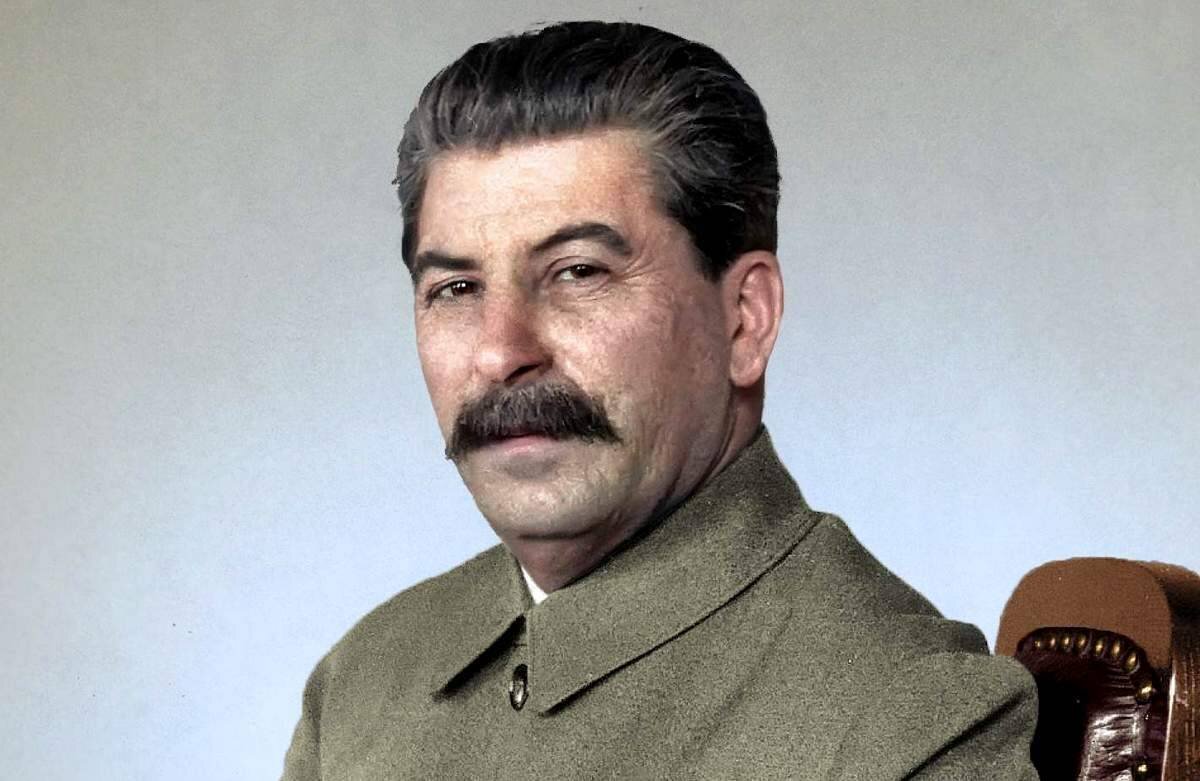 Сталин во главе страны