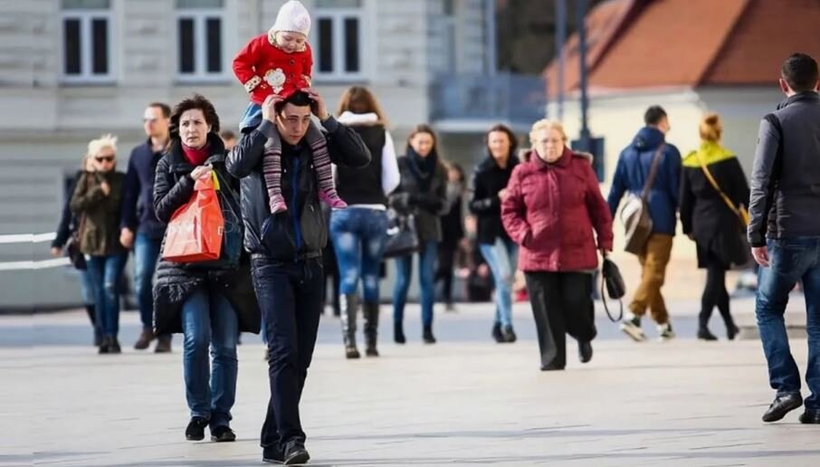 Наши люди на улицах России (иллюстрация из открытых источников)