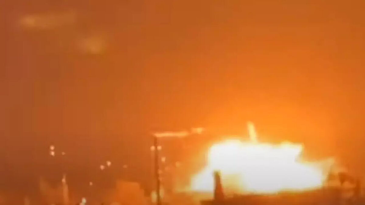     Вечером 23 марта украинские ракеты атаковали Крымский полуостров, один человек погиб, несколько человек пострадали.