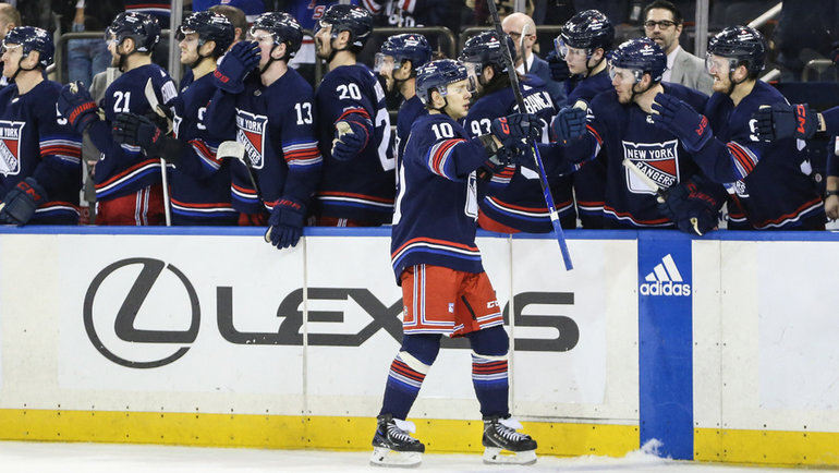    Артемий Панарин празднует гол с одноклубниками. USA Today Sports