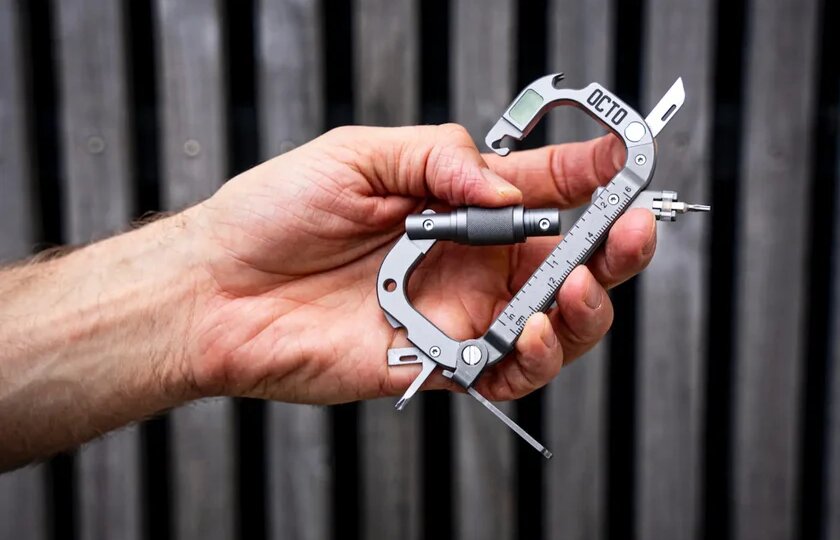 На Kickstarter набирает популярность титановый мультитул 20-в-1