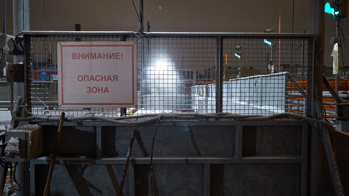     На фоне новостей о теракте под Москвой студентам из КНР рекомендовали посидеть дома хотя бы два дня.