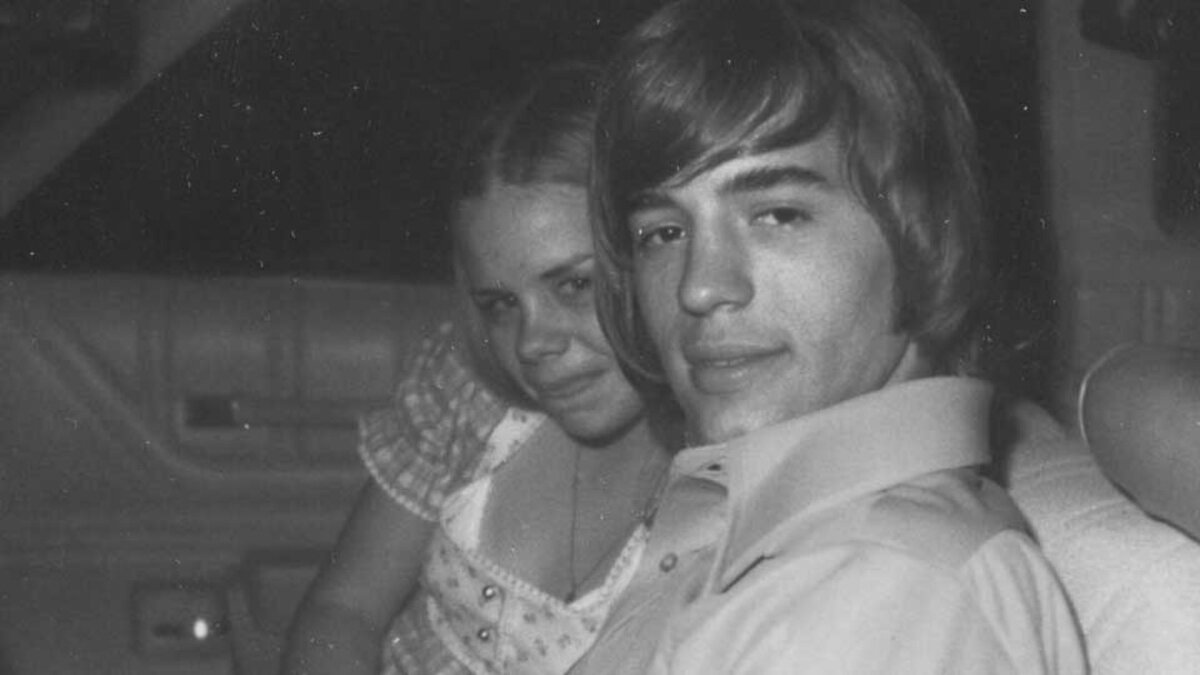 Родни МакКой и его девушка Карла Уокер