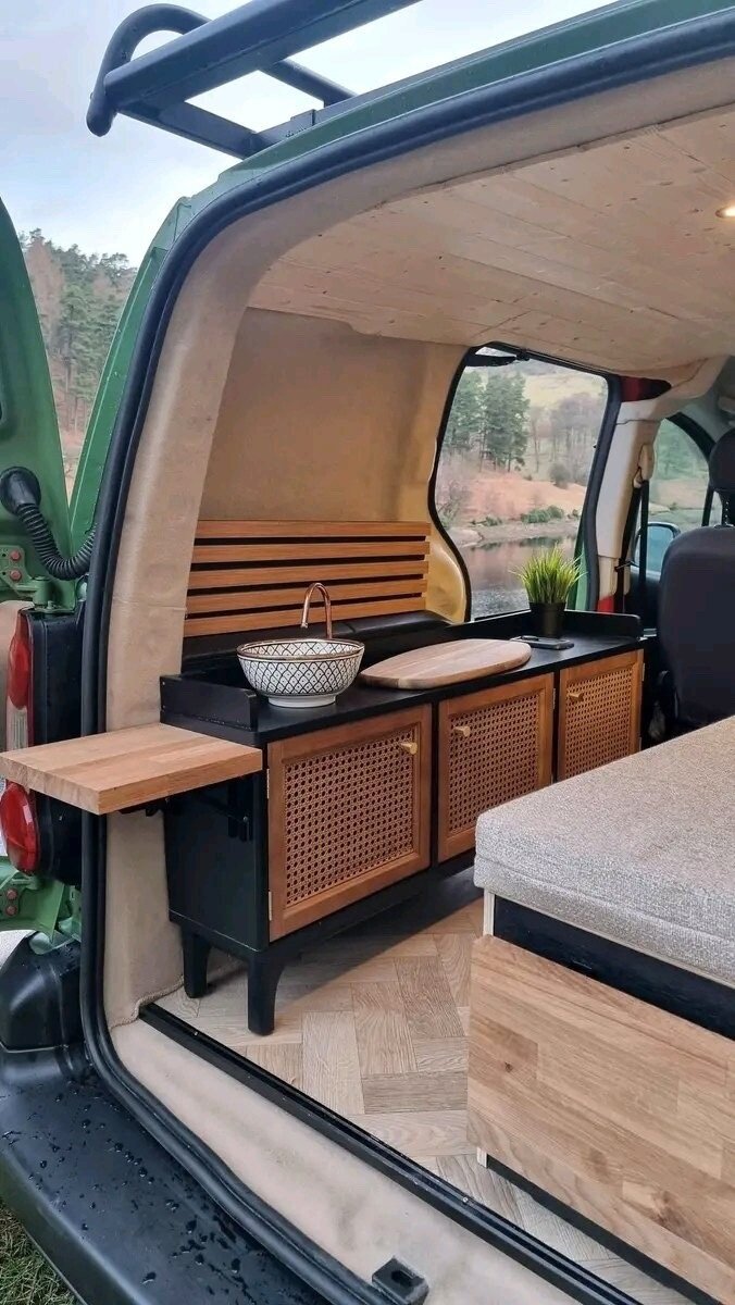 Авто для путешествий в одну персону. На примере Peugeot Partner. | Hello  Camper | Дзен