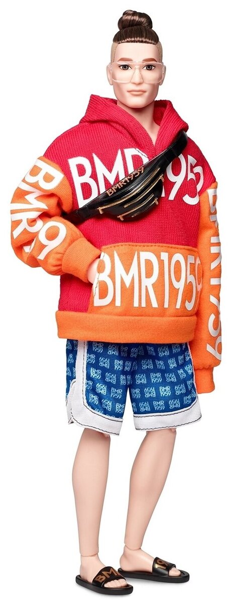 Мне он достался без тапок, сумки и очков. 