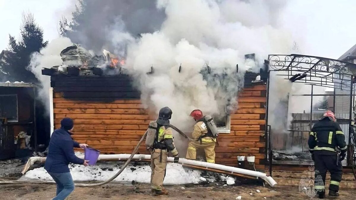 Жилой дом загорелся в тюменском дачном сообществе. Есть пострадавший |  nashgorod.ru | Дзен