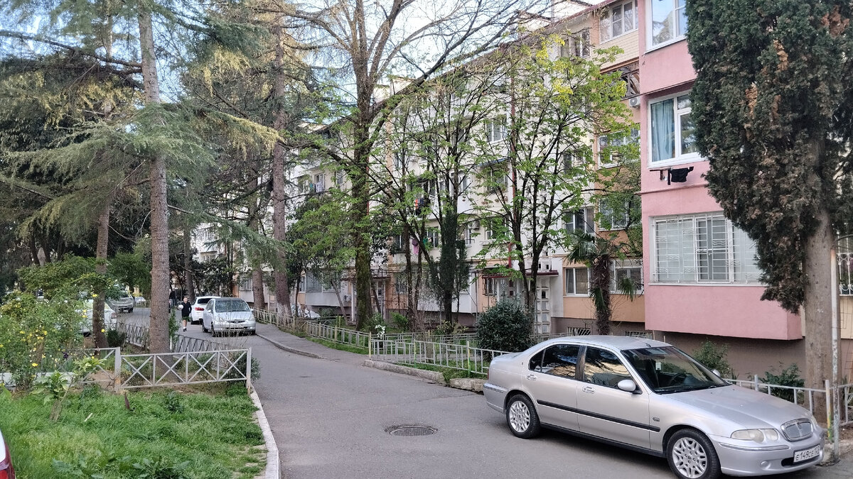 Микрорайон Голубые дали. Старый фонд самый надежный  на рынке недвижимости в Сочи.