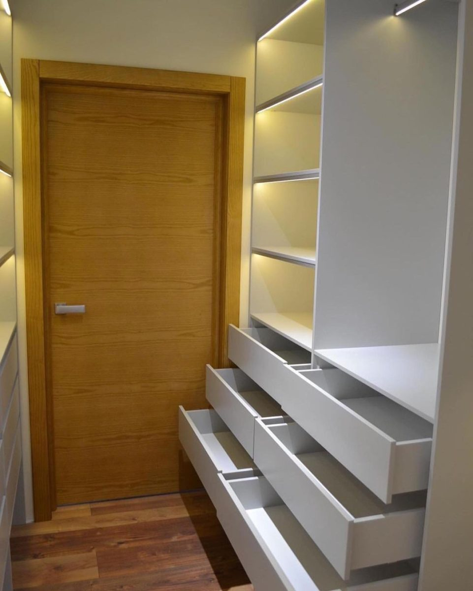 Фотография взята из источника shkafy-moskva.ru