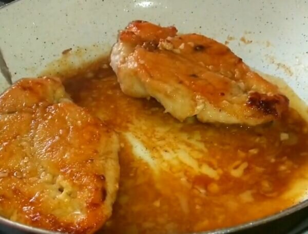 блюда из филе курицы. куриная грудка цоцхали. куриная грудка в духовке сочная. куриная грудка на сковороде. куриная грудка.