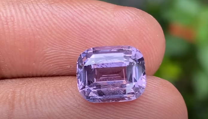 Притча о драгоценном камне. Стихи про жемчужину. Цитаты про камень. Притча про камешки. Притча о камнях.