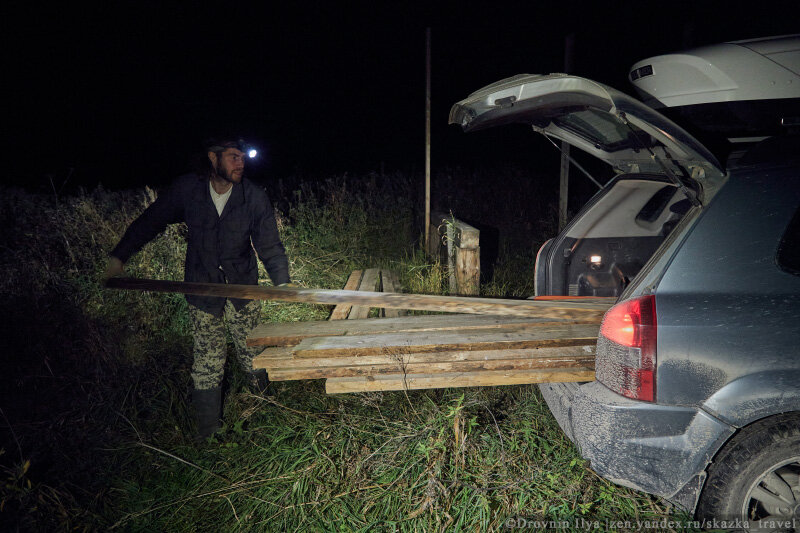 Разгрузка досок