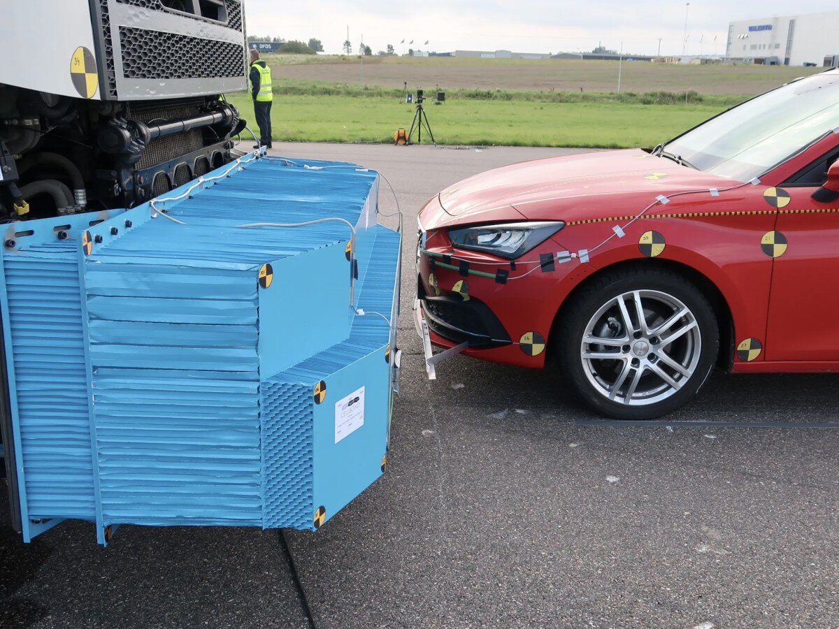    Накладной бампер для грузовиков снижает смертность от аварий до 60% [ВИДЕО]