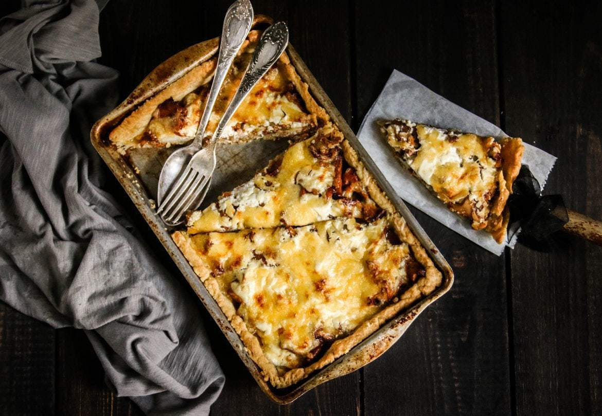 Открытый пирог с лисичками