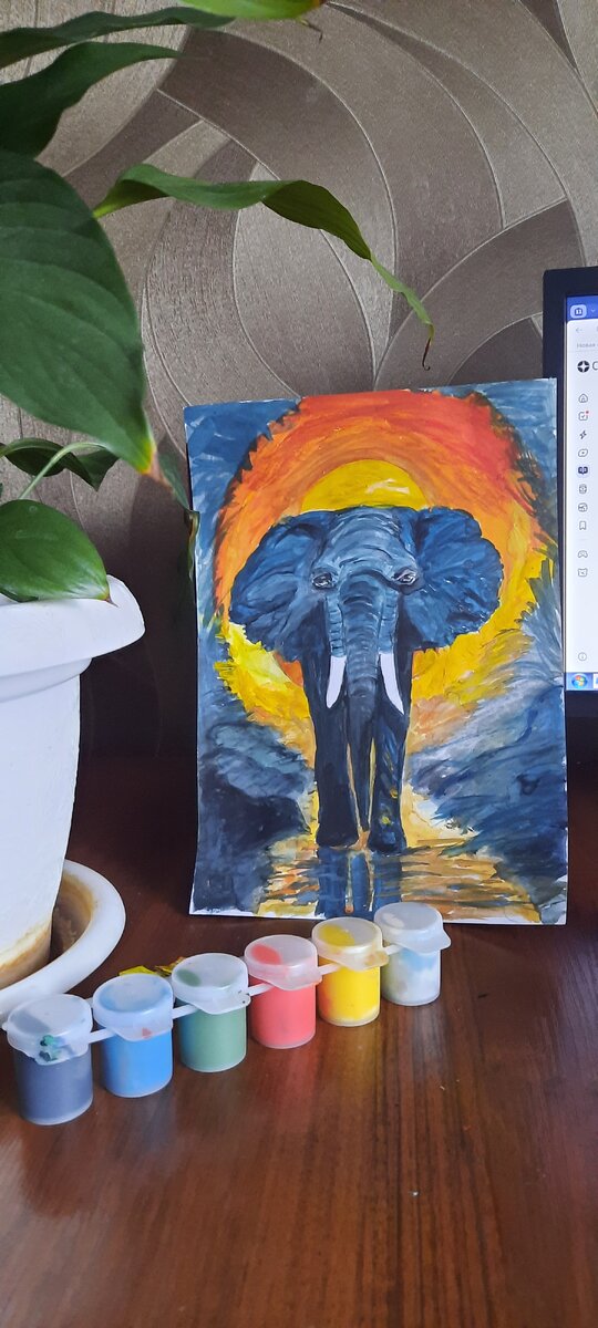 Слон на закате.