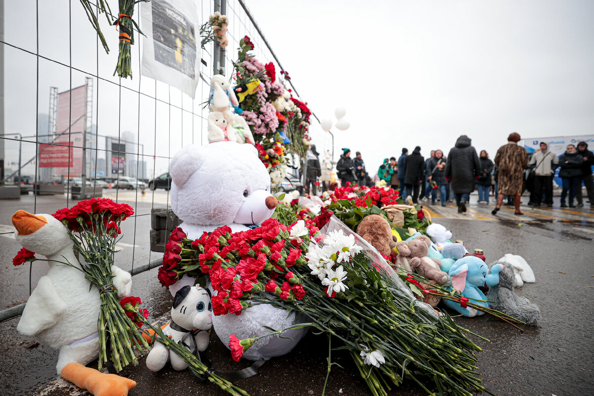 24 марта объявлено в России днем общенационального траура. Фото: Dmitry Golubovich/Global Look Press