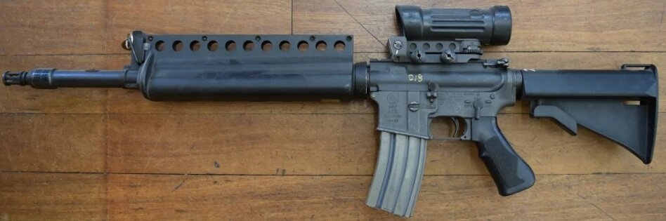 Colt ACR. Вид слева.