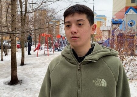    Одним героем, который помог людям выбраться из горящего «Крокуса», стал 15-летний Ислам