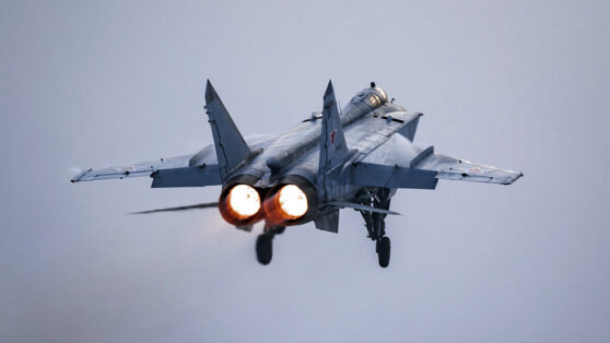    Над Баренцевым морем МиГ-31 не допустил нарушение госграницы РФ бомбардировщиками США Алина Городниченко