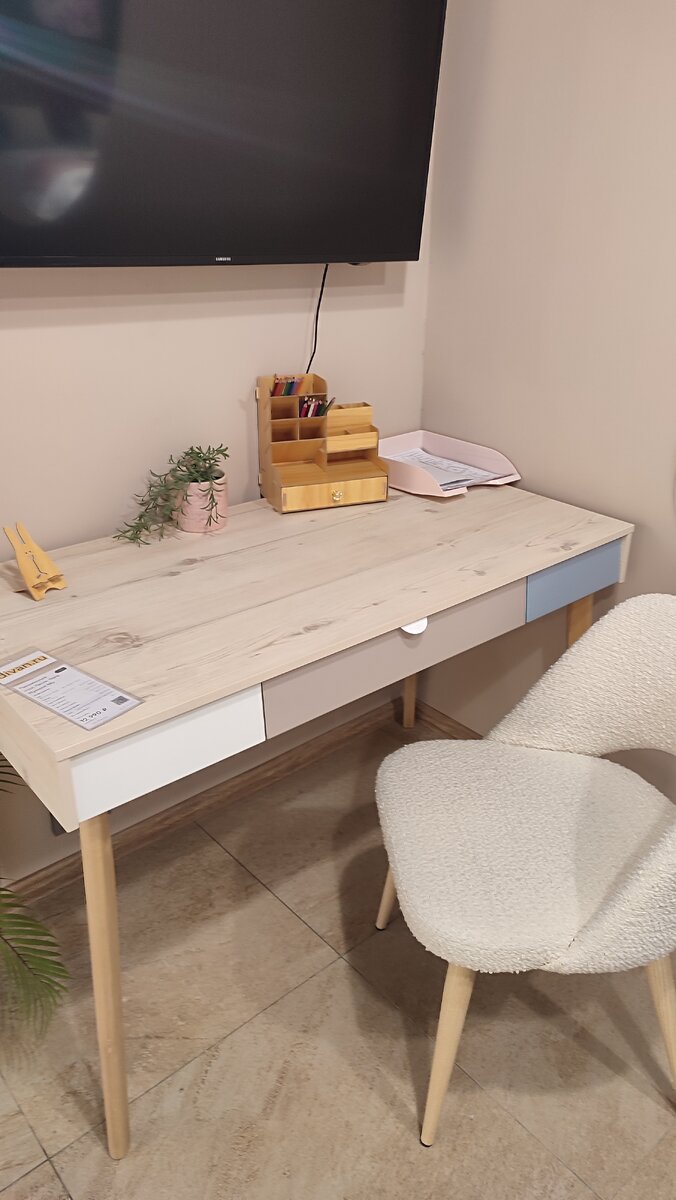 Письменный стол