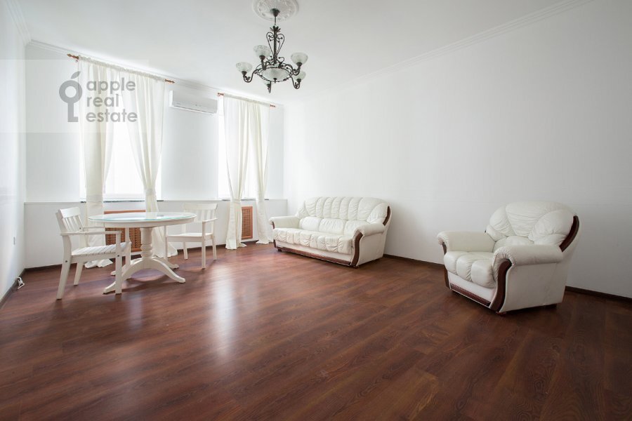 Фото из архива Apple Real Estate