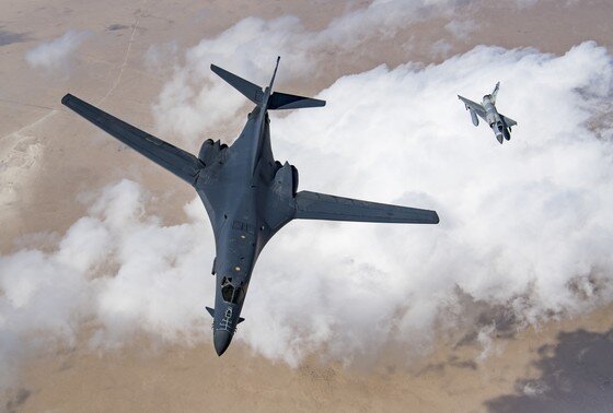    Американский бомбардировщик B-1