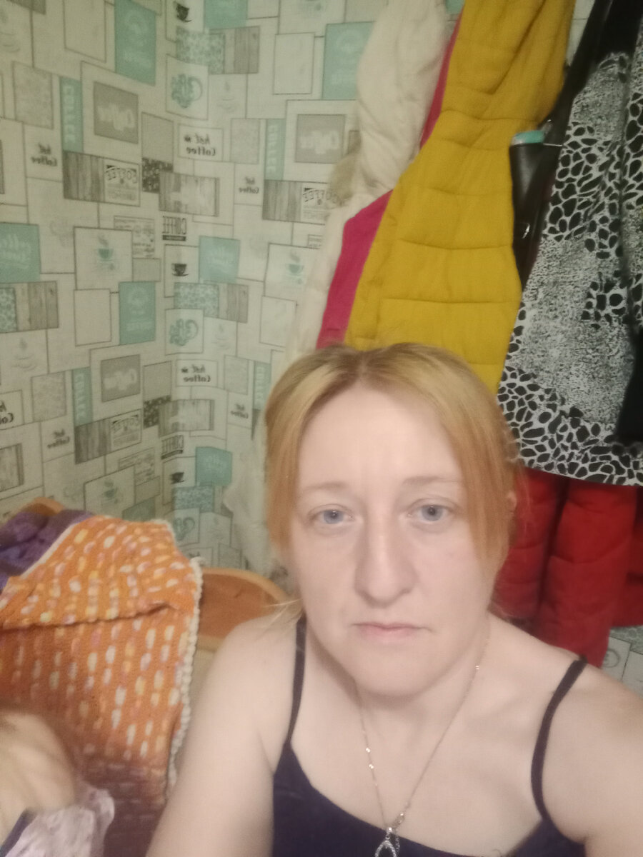 Поклеила немного обои .Уборка. Банька , ползла по стеночке , а в глазах ...