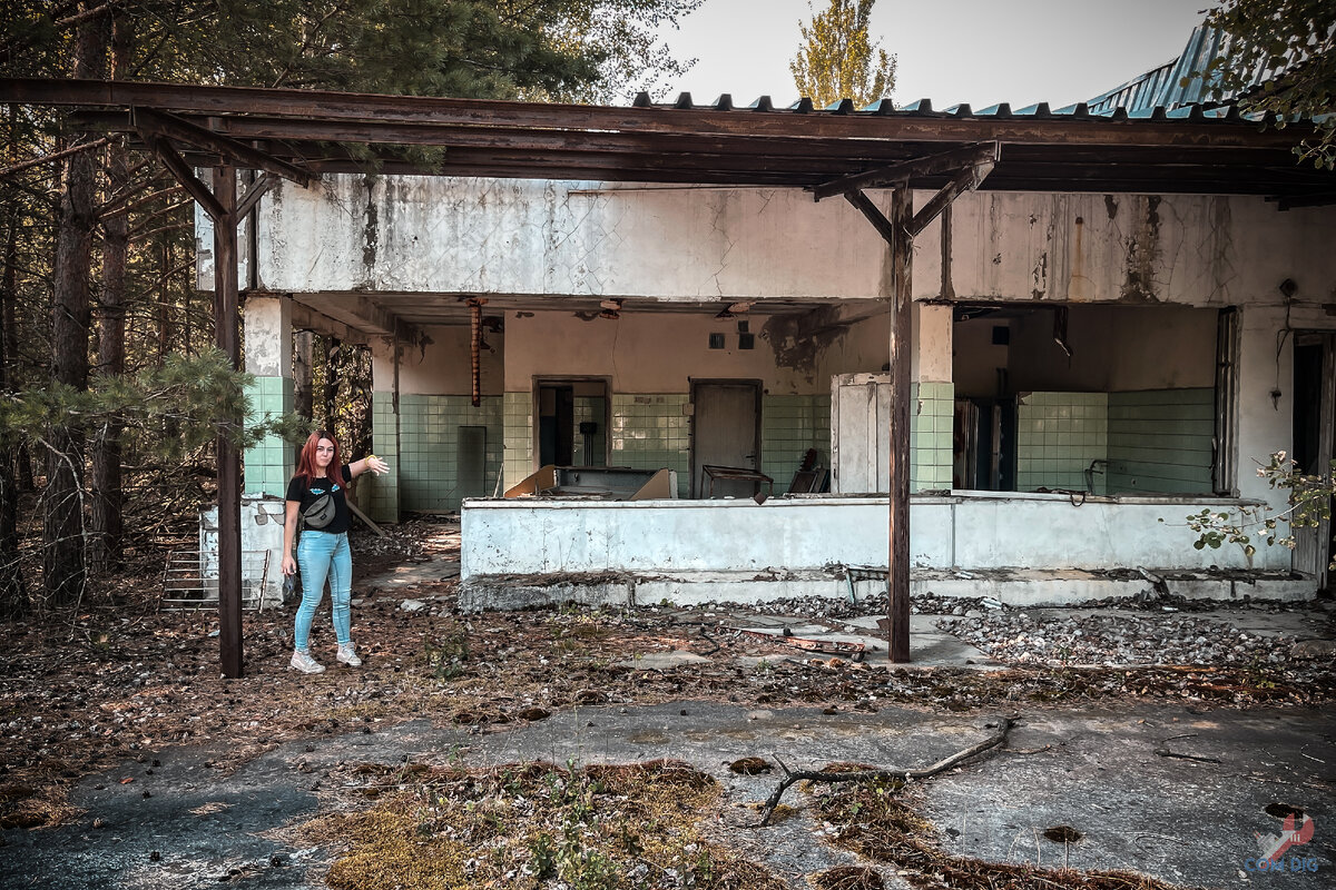 Все привет. В этой статье покажу Вам фотографии заброшенного рынка в Припяти, Чернобыльской зоне отчуждения, который пустует вот уже 37 лет.