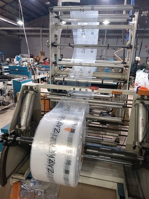 Процесс изготовления фирменных пакетов ZAVI