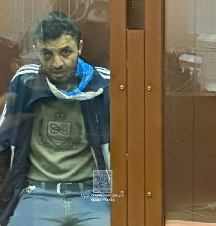 Далерджон Мирзоев обвиняется в совершении теракта в "Крокус Сити Холле", который унес более сотни жизней.