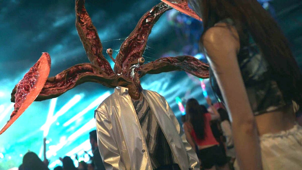 кадр из сериала "Паразит: Серый" (Gisaengsu: deo geurei) / источник imdb.com