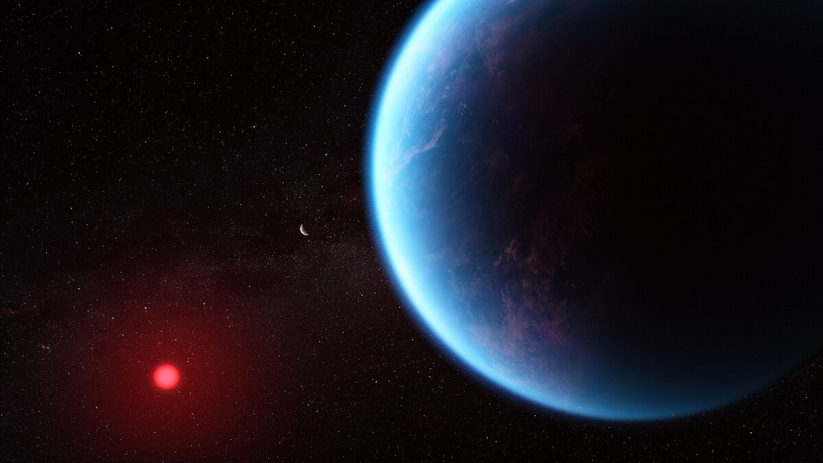 Иллюстрация экзопланеты K2-18 b на основе научных данных. Космический телескоп JWST исследовал эту экзопланету и обнаружил присутствие углеродсодержащих молекул. Обилие метана и углекислого газа, а также небольшое содержание аммиака подтверждают гипотезу о том, что под богатой водородом атмосферой K2-18 b может существовать водный океан. Но чтобы с большей уверенностью делать выводы о его атмосфере, необходимы более обширные наблюдения.     
 Источник: NASA / ESA / CSA / Joseph Olmsted (STScI)  📷
