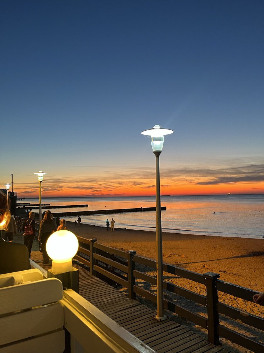 Зеленоградск, набережная на закате