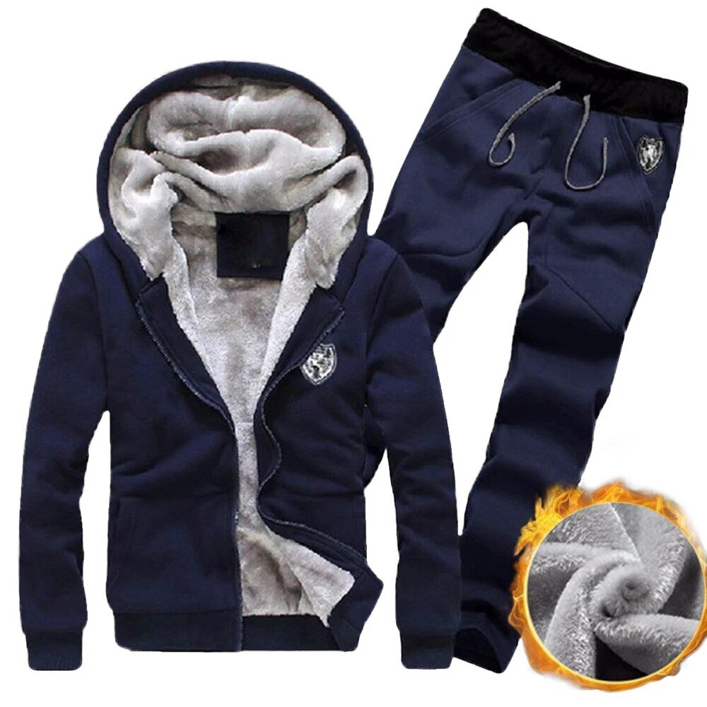 фон для магазина мужской одежды. стильная мужская одежда баннер. полный мужчина в футболке. интернет товары для мужчин. магазин мужской одежды баннер.