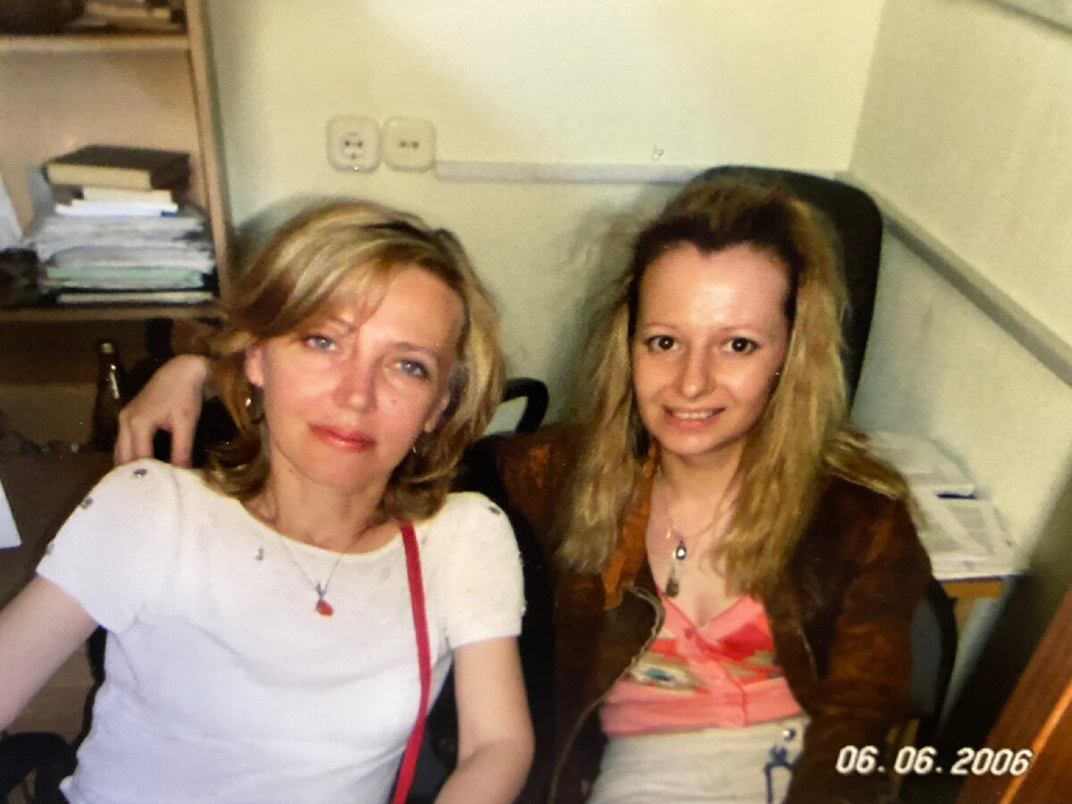 Мы с подругой на «Голосе России» много лет назад