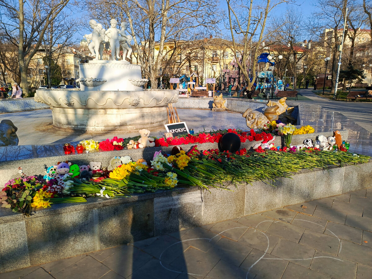 Не знаю почему именно Комсомольский парк выбрали.