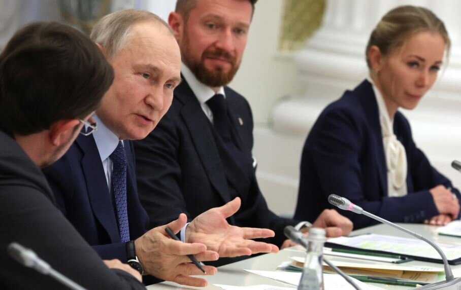 На встрече с членами организации «Деловая Россия», 2023 год (иллюстрация с сайта Кремля) 