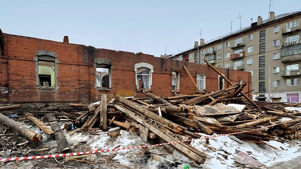 В Новосибирске ломают дома-памятники Алтайской железной дороги | Atas.info  | Дзен