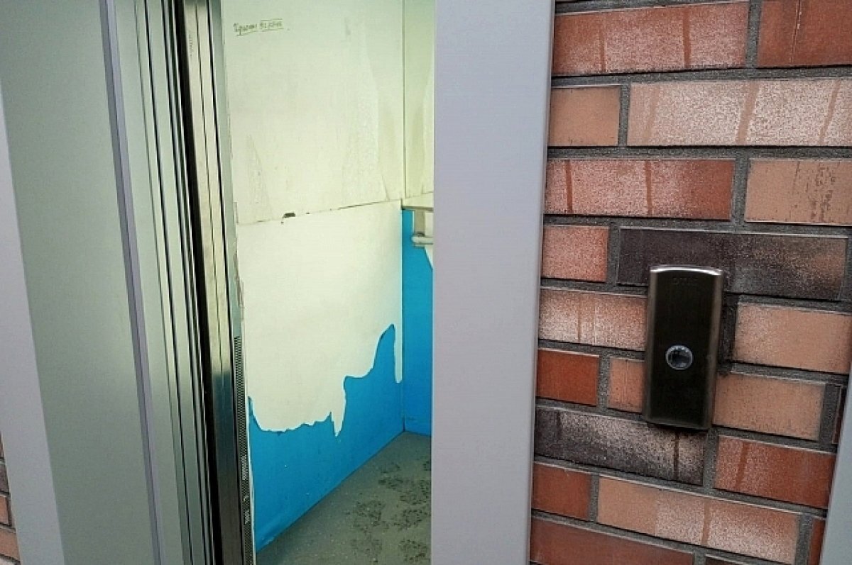    В Казани управляющая компания берет плату с людей за несуществующий лифт.