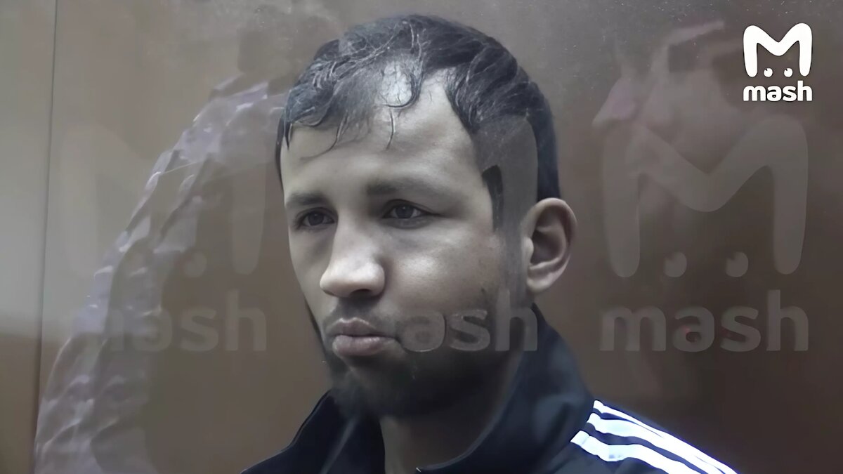 Обвиняемый в терроризме 25-летний Шамсутдин на скамье подсудимых